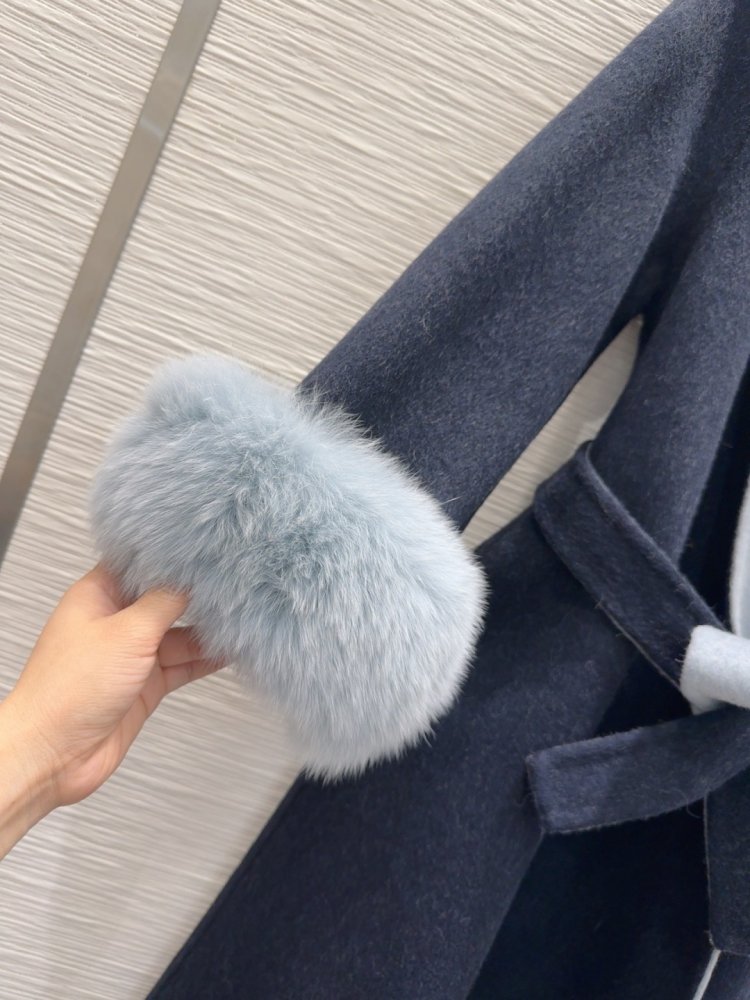 Двустороннее кашемировое пальто c лисьим мехом фото 6