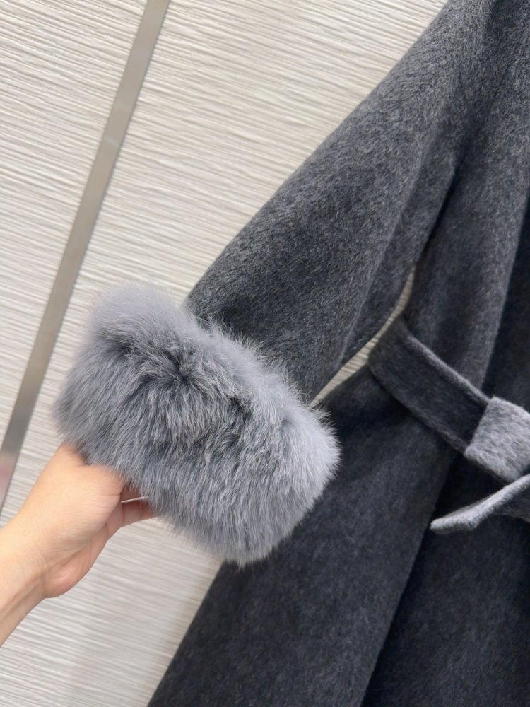 Двустороннее кашемировое пальто c лисьим мехом фото 6