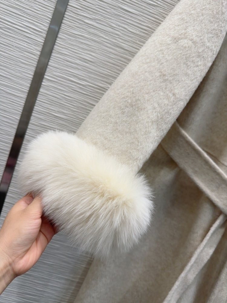 Двустороннее кашемировое пальто c лисьим мехом фото 7