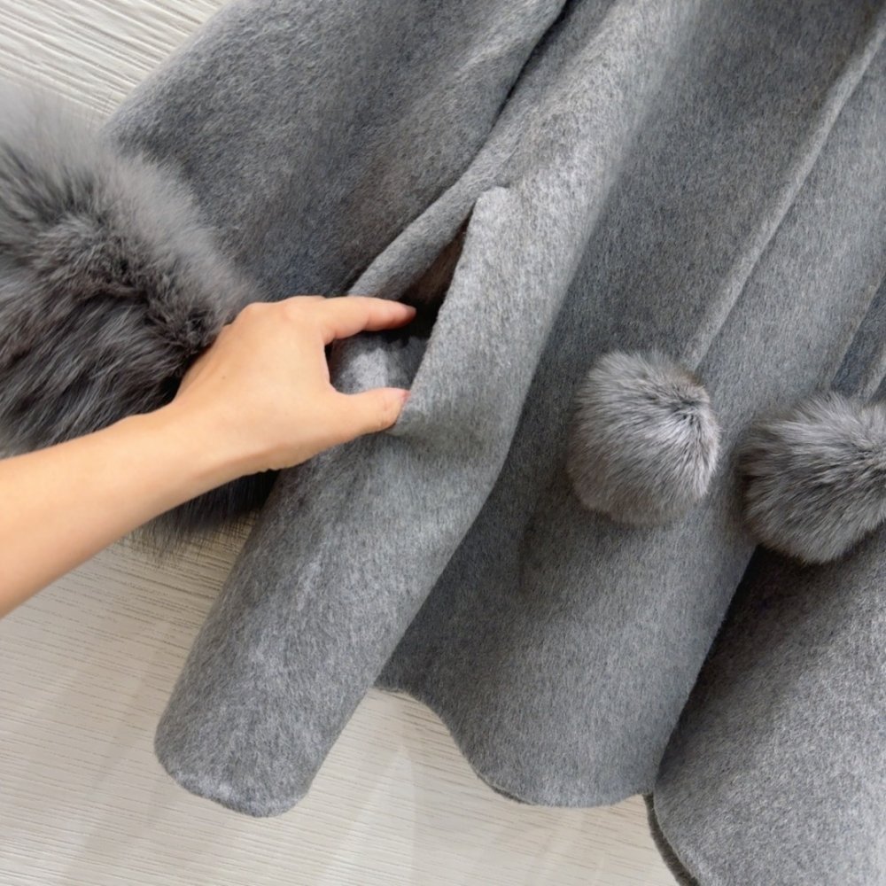 Двустороннее кашемировое пальто c лисьим мехом фото 7