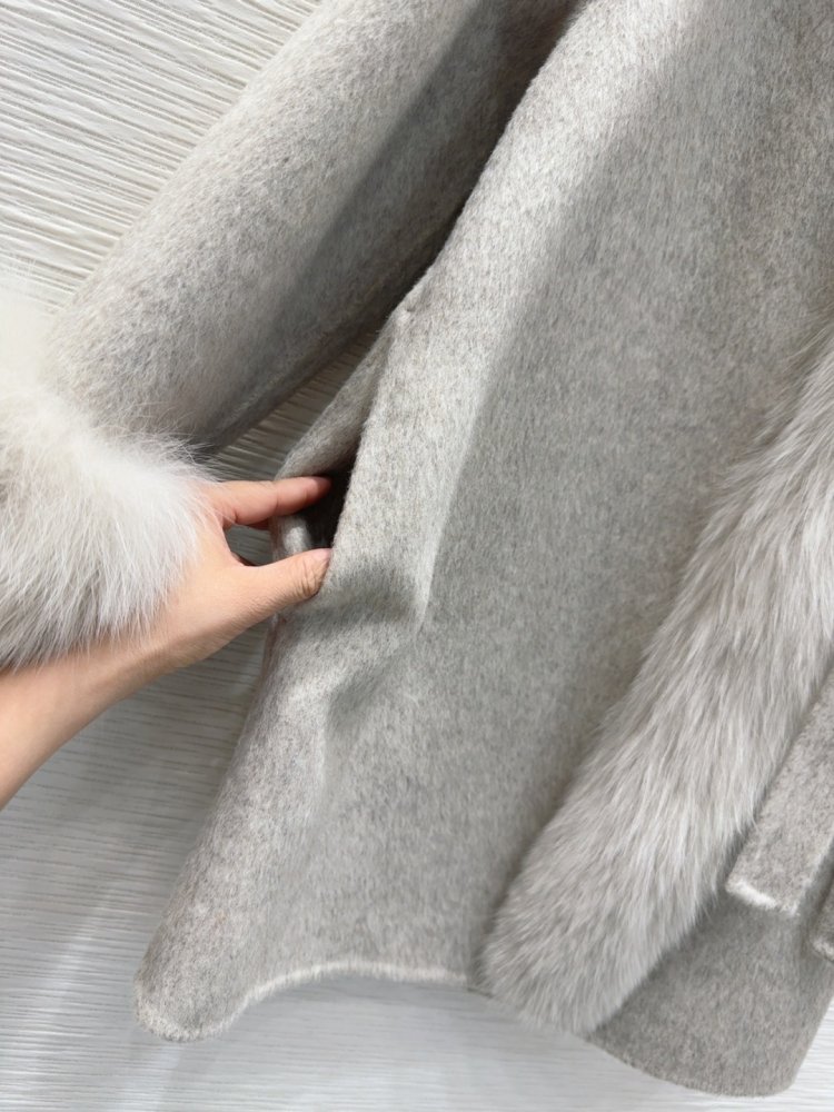 Двустороннее кашемировое пальто c лисьим мехом фото 7