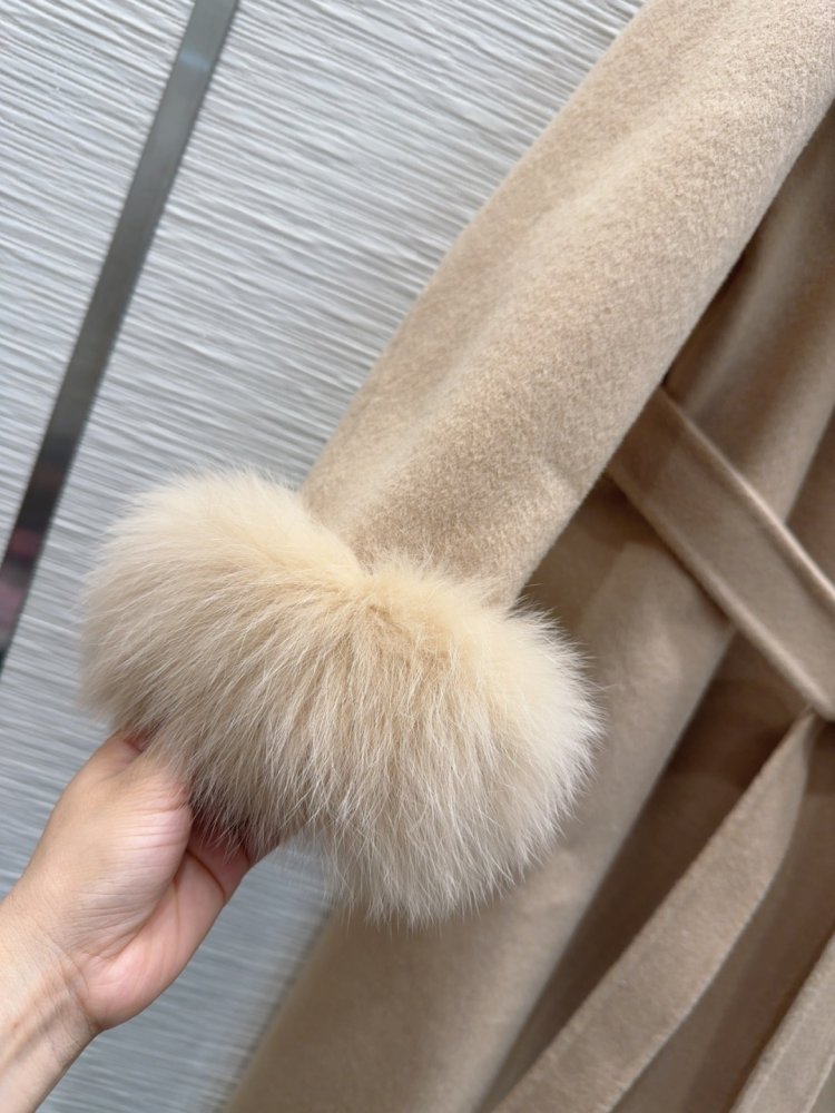 Двустороннее кашемировое пальто c лисьим мехом фото 8