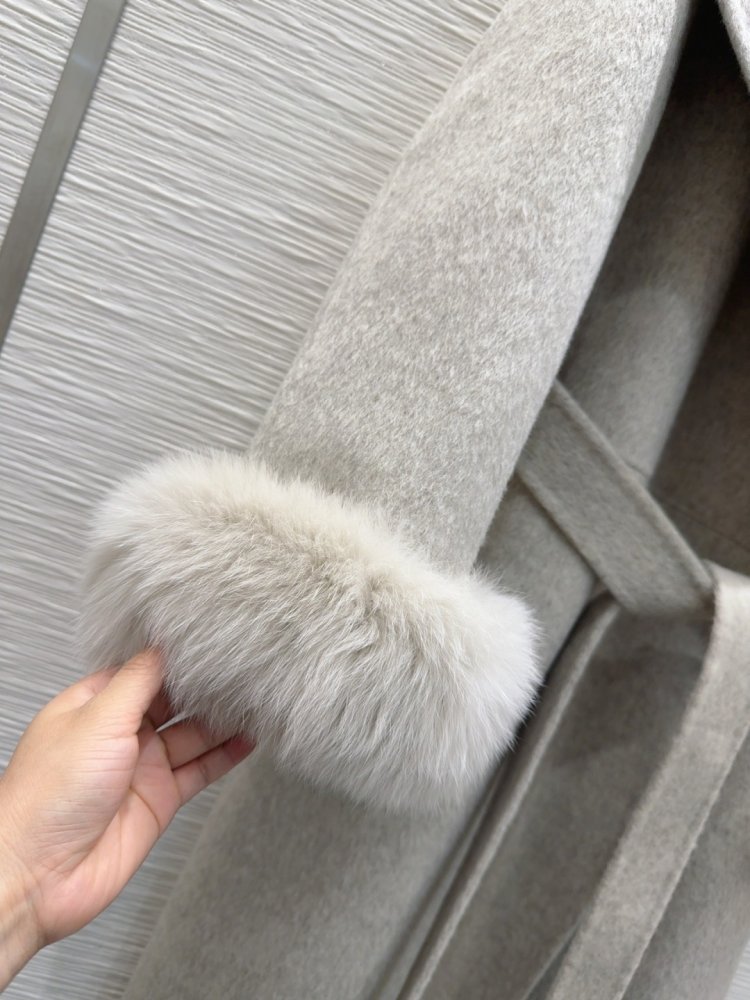 Двустороннее кашемировое пальто c лисьим мехом фото 8