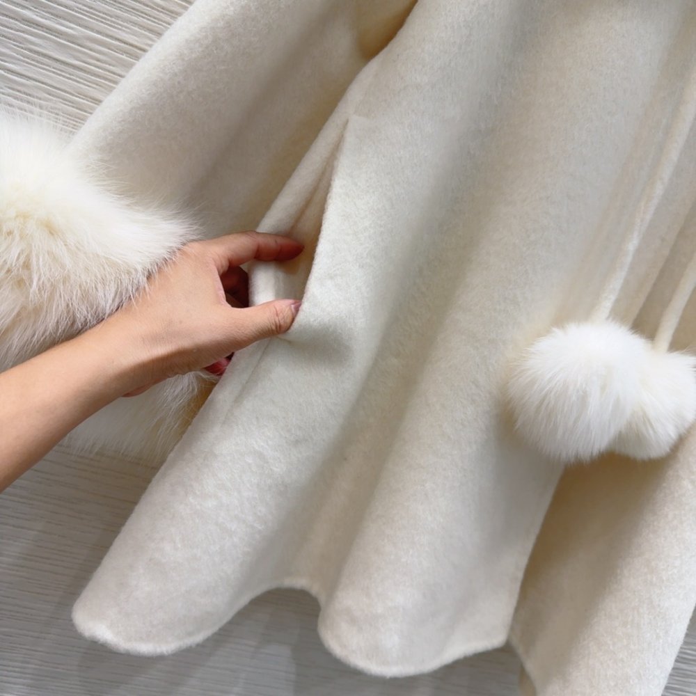 Двустороннее кашемировое пальто c лисьим мехом фото 8