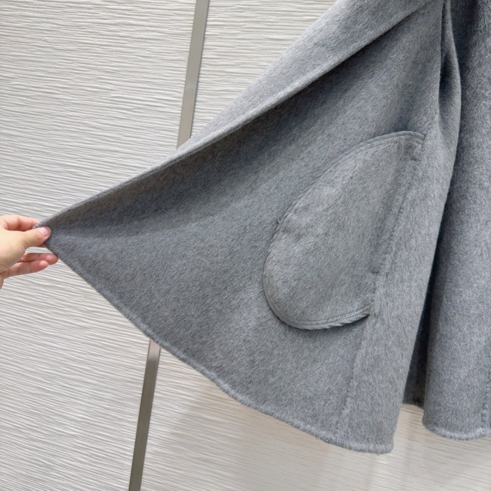 Двустороннее кашемировое пальто c лисьим мехом фото 8