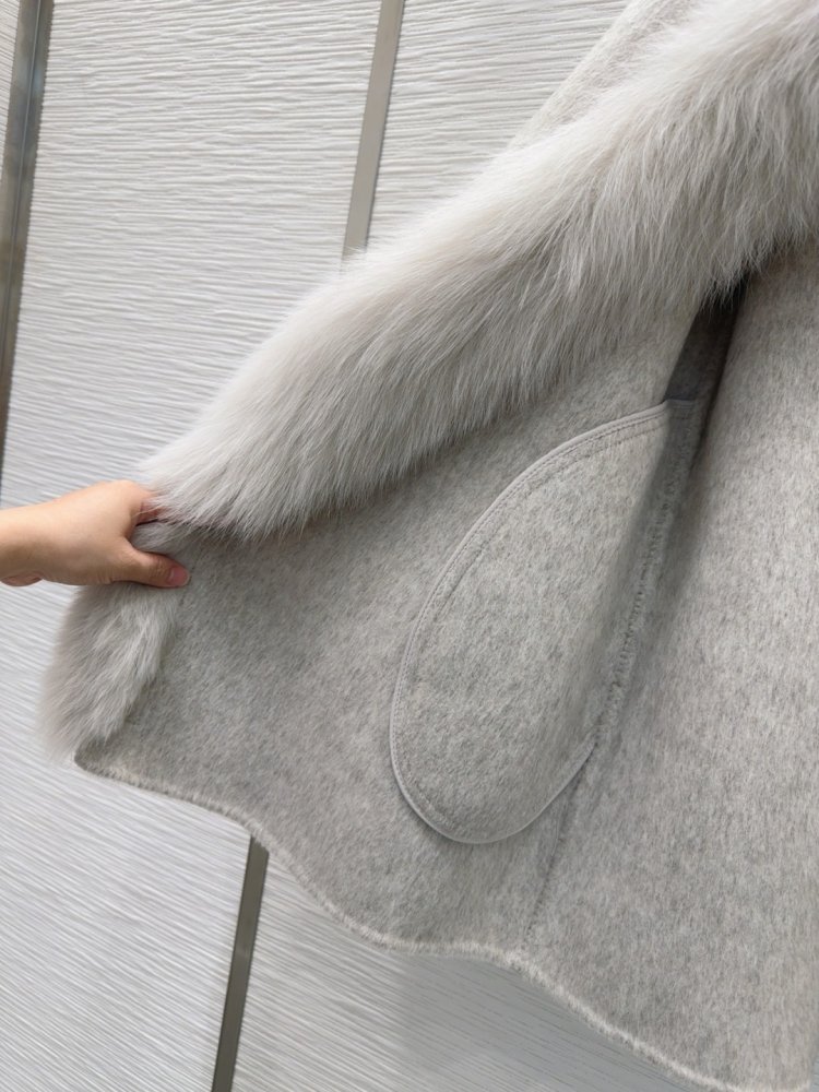 Двустороннее кашемировое пальто c лисьим мехом фото 8