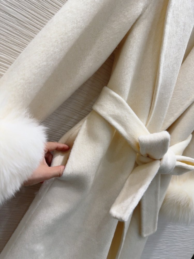 Двустороннее кашемировое пальто c лисьим мехом фото 8