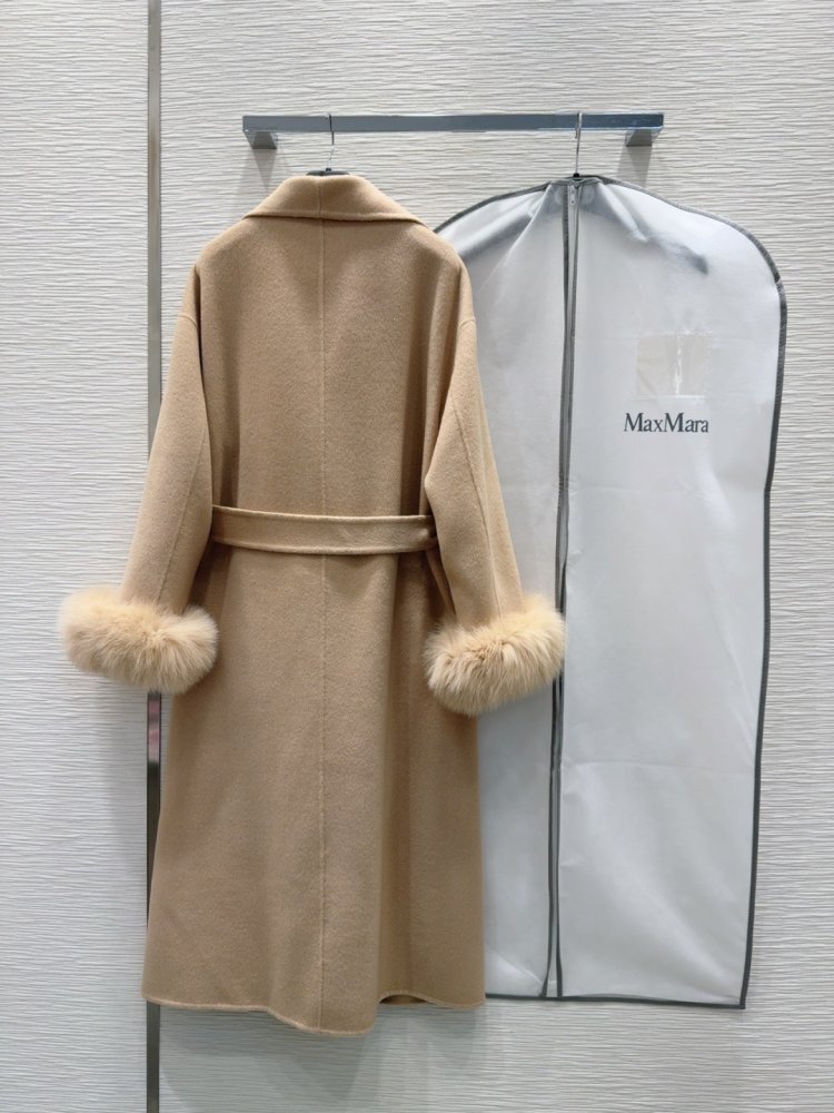 Двустороннее кашемировое пальто c лисьим мехом фото 9