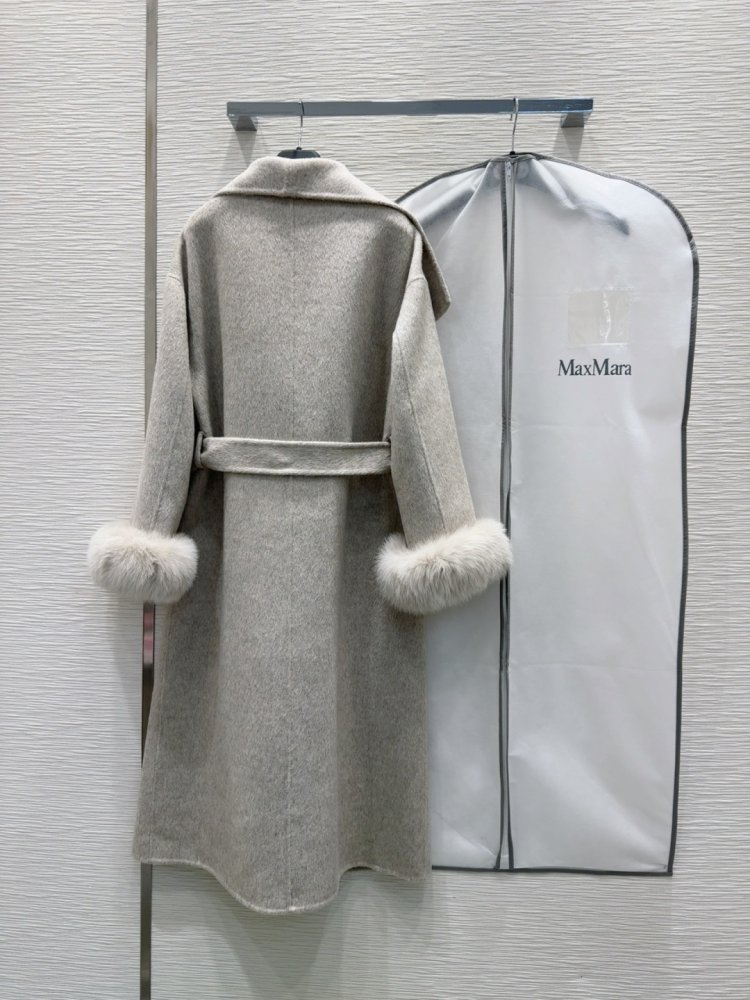 Двустороннее кашемировое пальто c лисьим мехом фото 9