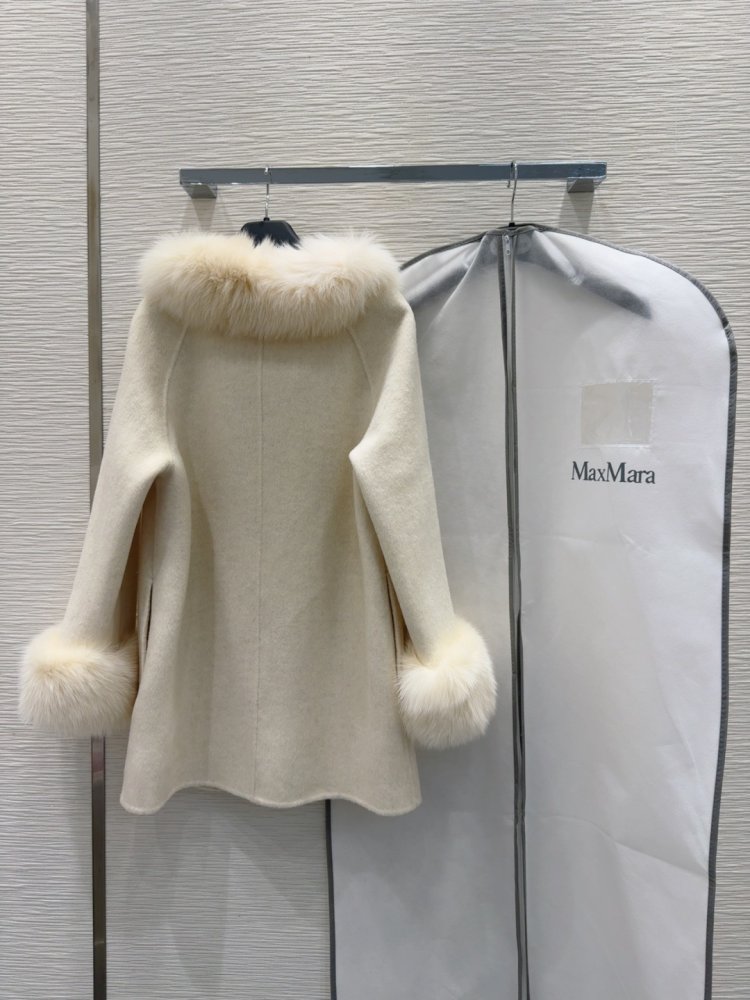 Двустороннее кашемировое пальто c лисьим мехом фото 9