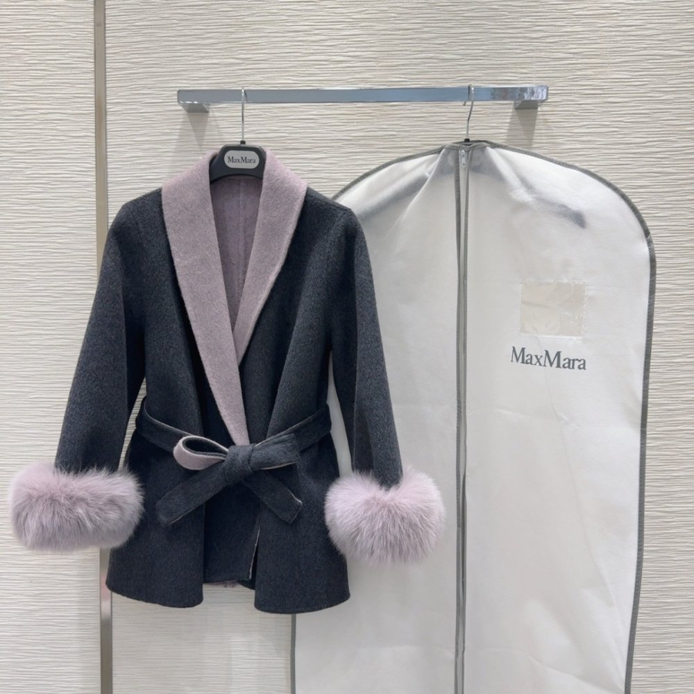 Двустороннее кашемировое пальто с лисьим мехом