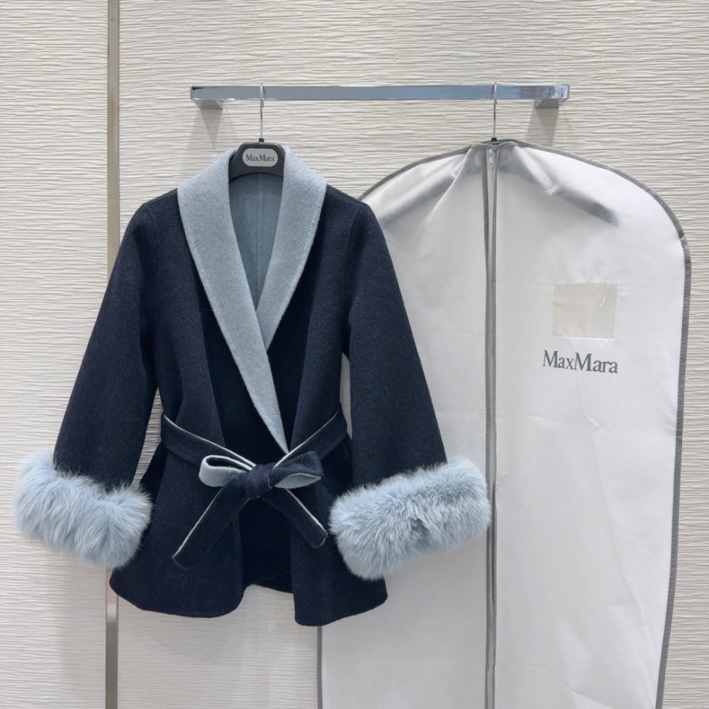 Двустороннее кашемировое пальто с лисьим мехом