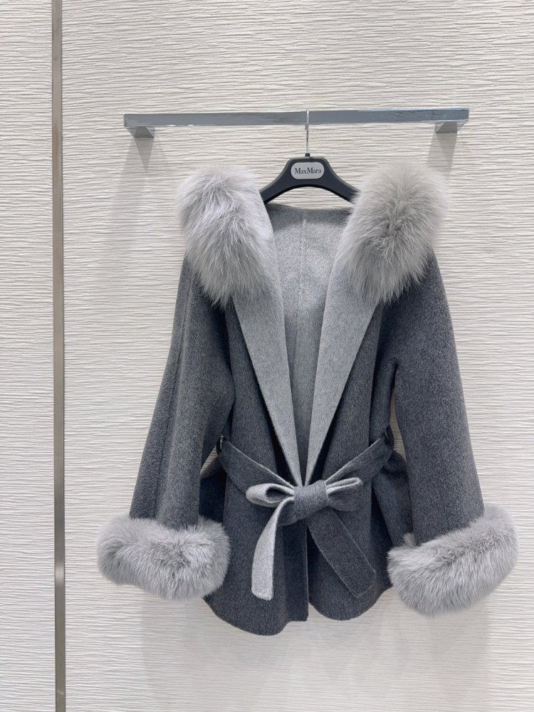 Двустороннее кашемировое пальто с лисьим мехом фото 2