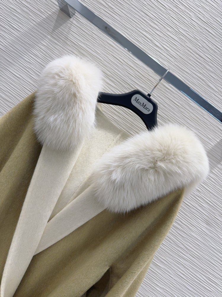 Двустороннее кашемировое пальто с лисьим мехом фото 4