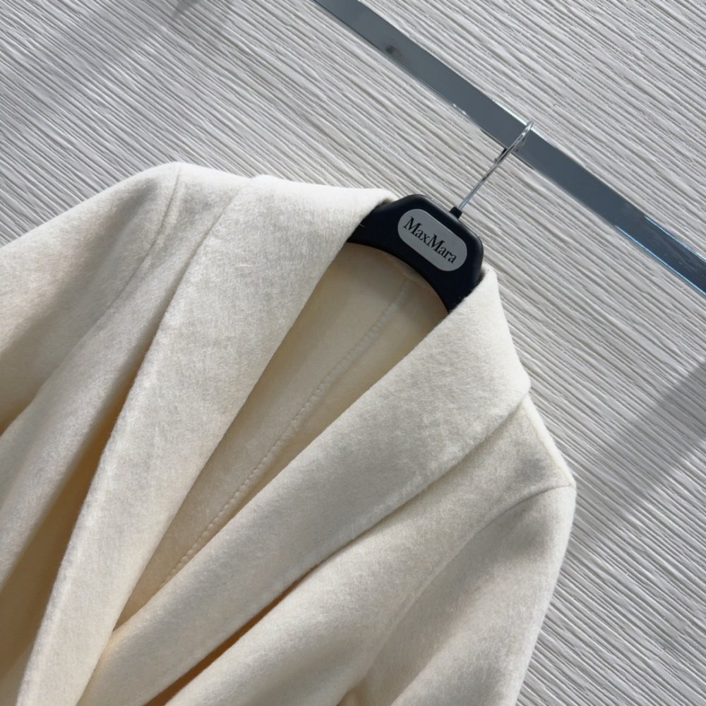 Двустороннее кашемировое пальто с лисьим мехом фото 4