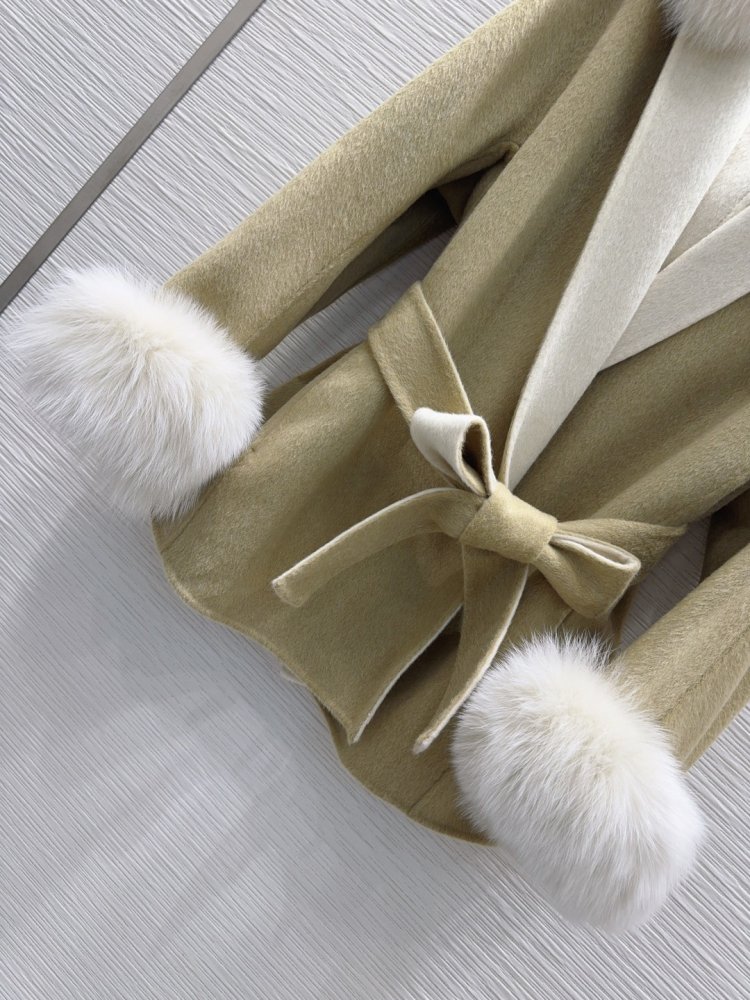 Двустороннее кашемировое пальто с лисьим мехом фото 5