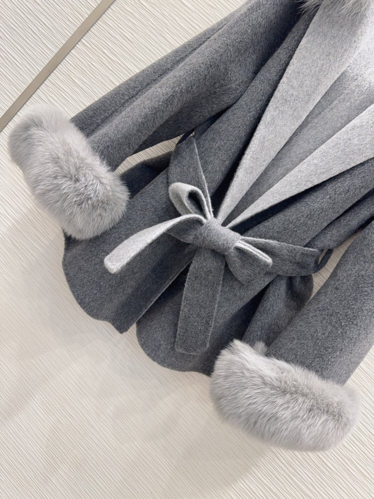 Двустороннее кашемировое пальто с лисьим мехом фото 5