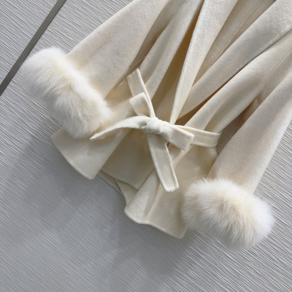 Двустороннее кашемировое пальто с лисьим мехом фото 5