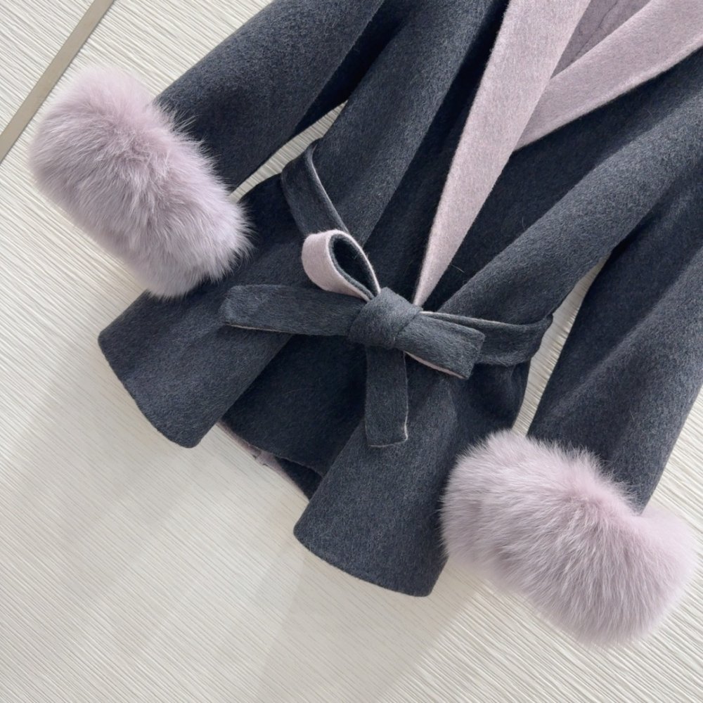 Двустороннее кашемировое пальто с лисьим мехом фото 5