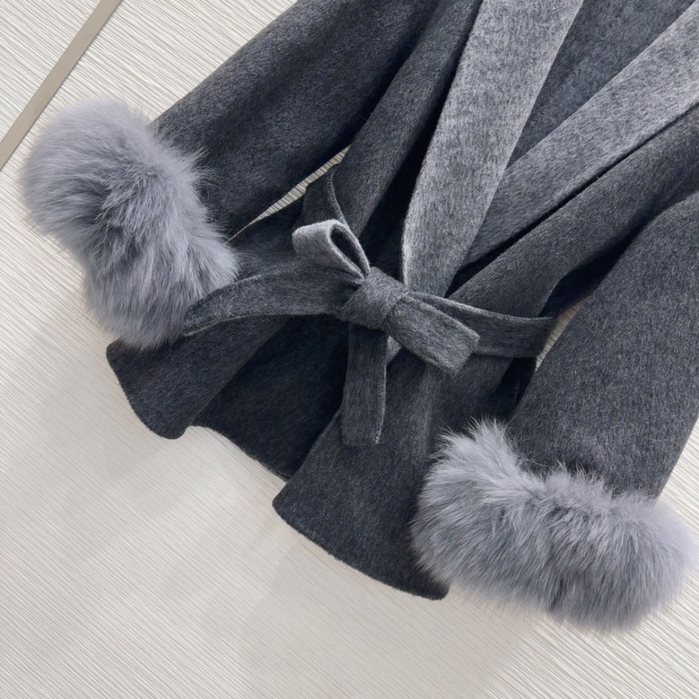 Двустороннее кашемировое пальто с лисьим мехом фото 5