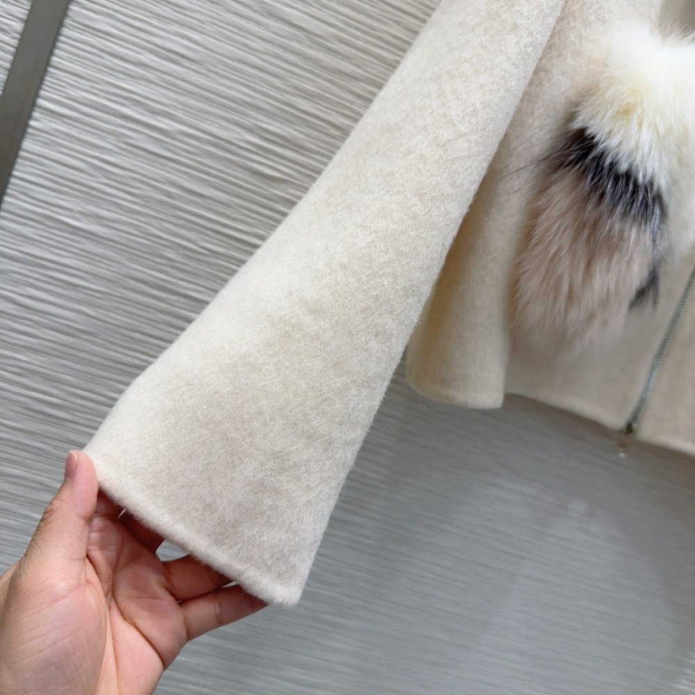 Двустороннее кашемировое пальто с лисьим мехом фото 6