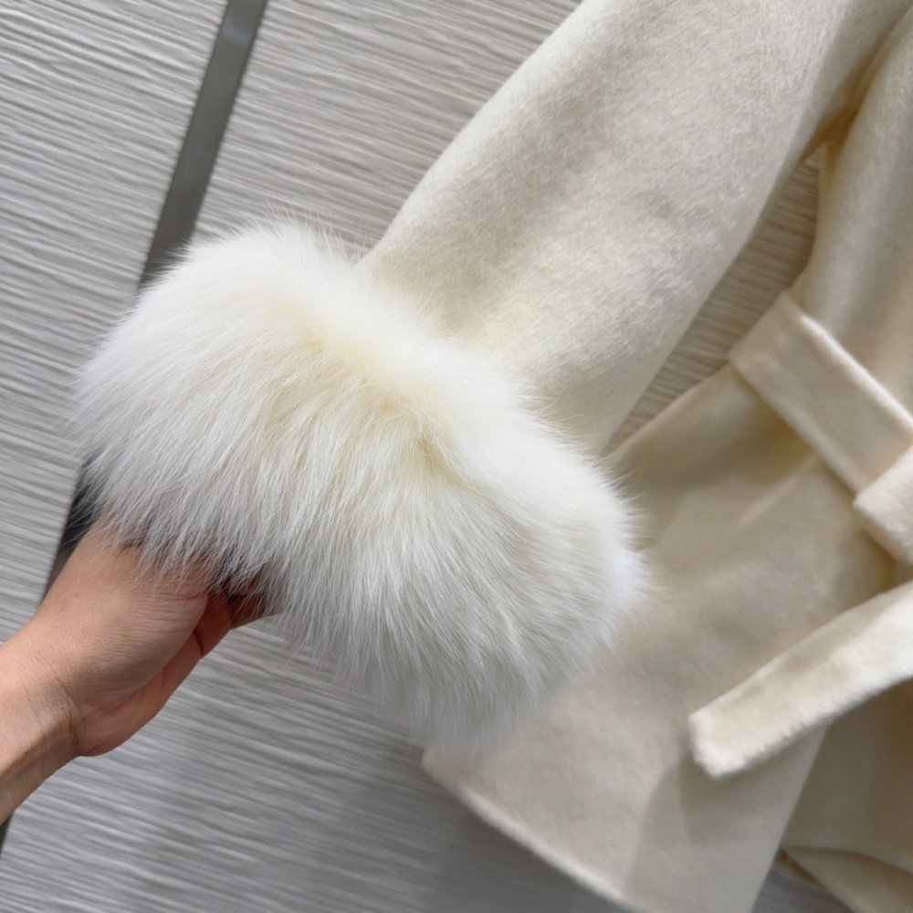 Двустороннее кашемировое пальто с лисьим мехом фото 6