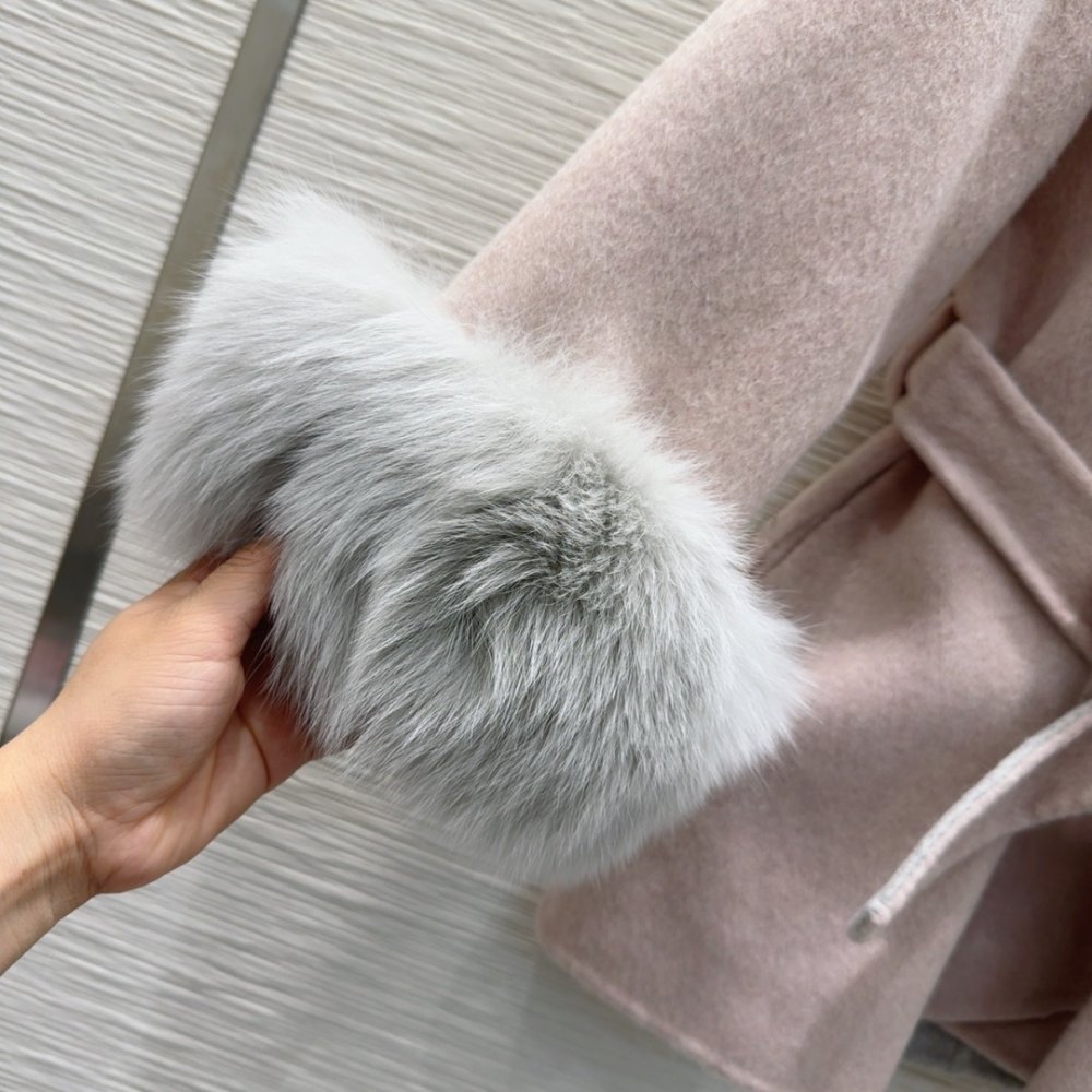 Двустороннее кашемировое пальто с лисьим мехом фото 6