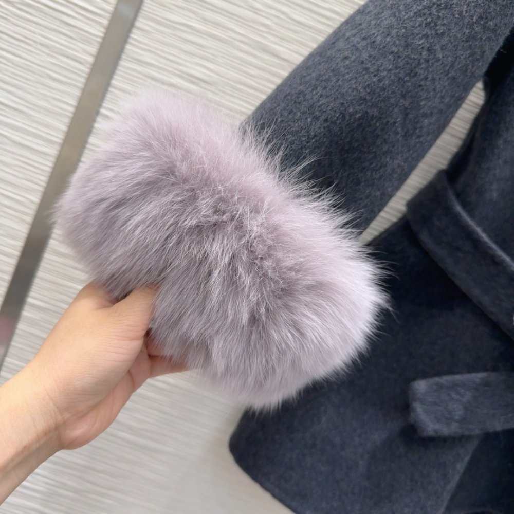 Двустороннее кашемировое пальто с лисьим мехом фото 6