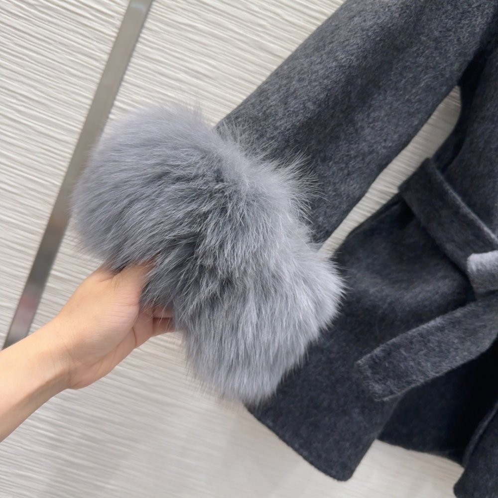 Двустороннее кашемировое пальто с лисьим мехом фото 6