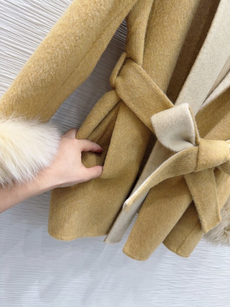 Bilateral cashmere coat from fox fur фото 7