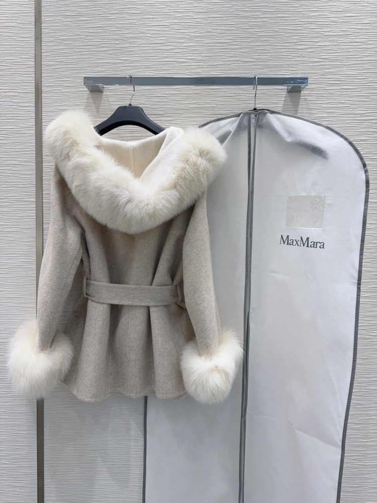 Bilateral cashmere coat from fox fur фото 9