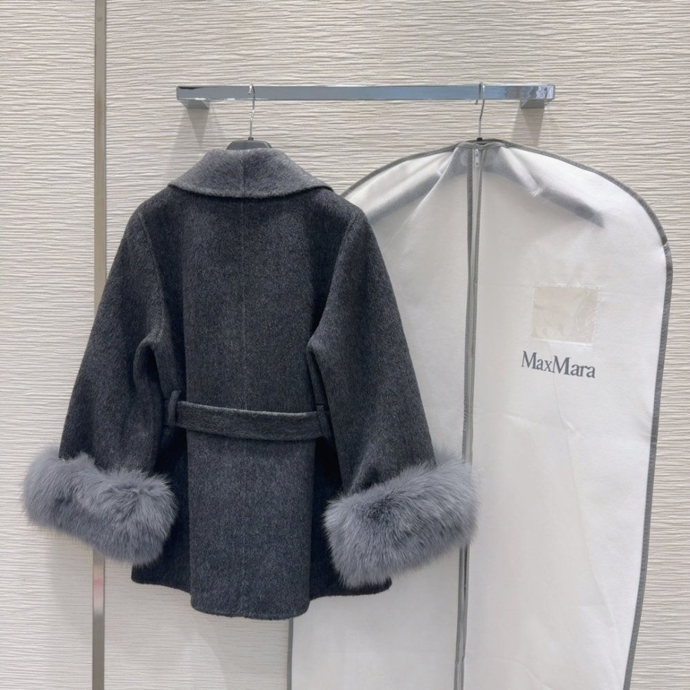 Двустороннее кашемировое пальто с лисьим мехом фото 9