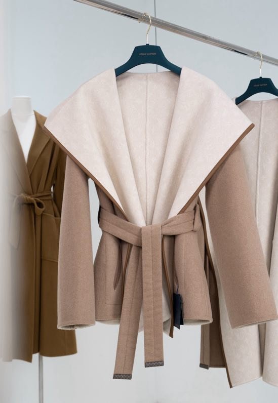 Двустороннее короткое пальто с капюшоном