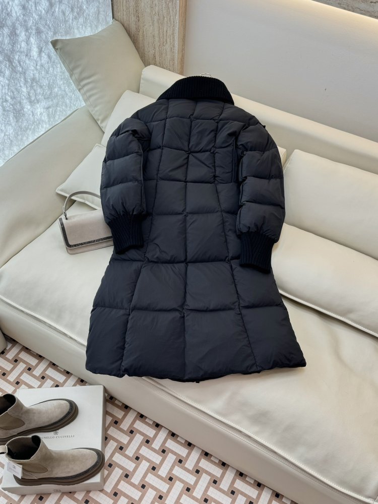 Двусторонний длинный пуховик с воротником-стойкой фото 2