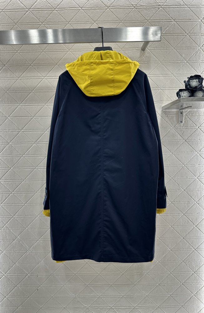 Двусторонний тренчкот с капюшоном фото 2