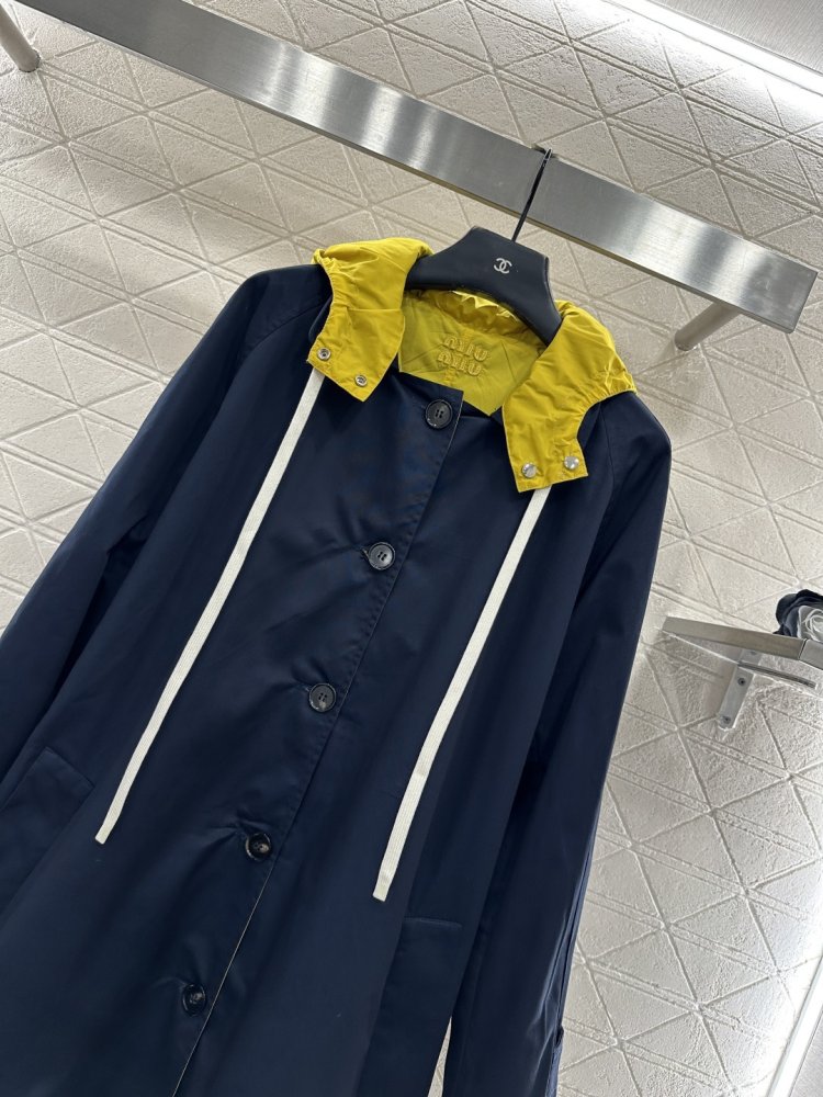 Двусторонний тренчкот с капюшоном фото 3