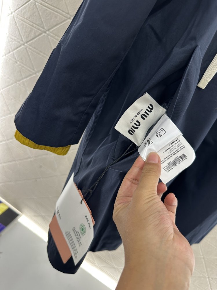 Двусторонний тренчкот с капюшоном фото 5