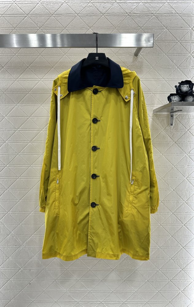 Двусторонний тренчкот с капюшоном фото 7