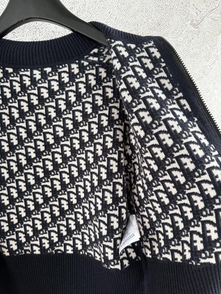 Двусторонний вязаный кардиган с капюшоном фото 6