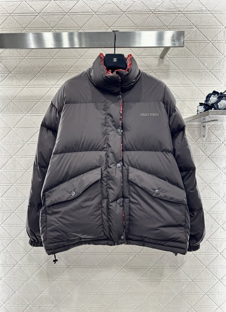 Двусторонняя клетчатая пуховая куртка