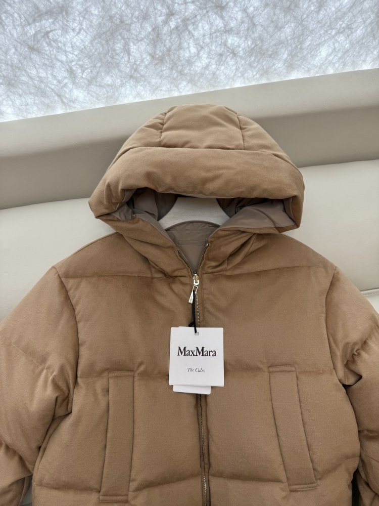 Двусторонняя куртка пуховик с капюшоном фото 7