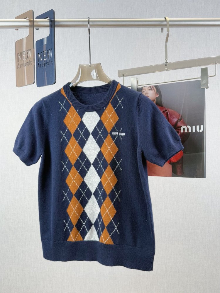 Джемпер с короткими рукавами