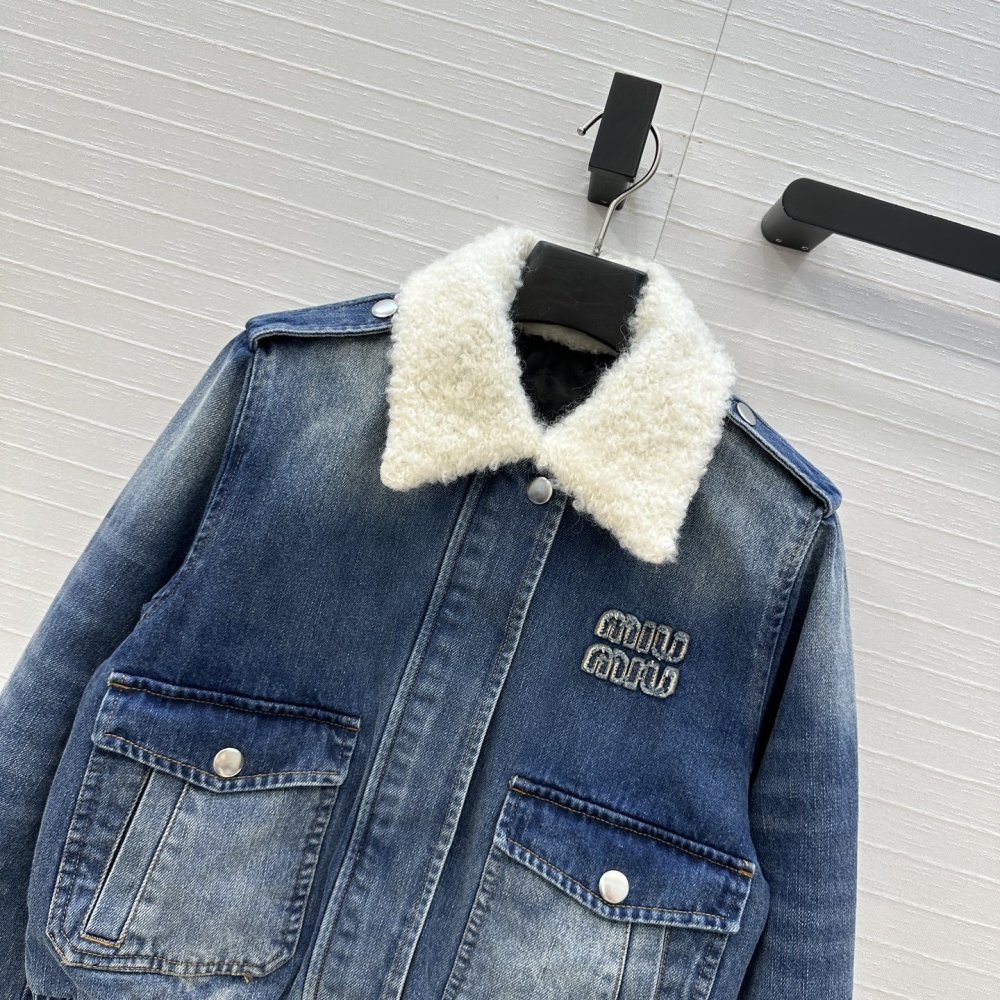 Джинсовая куртка с меховым воротником фото 2