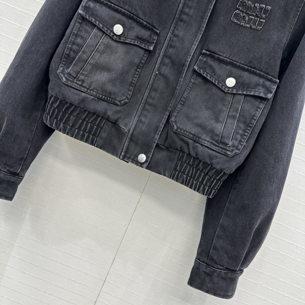 Джинсовая куртка с меховым воротником фото 5