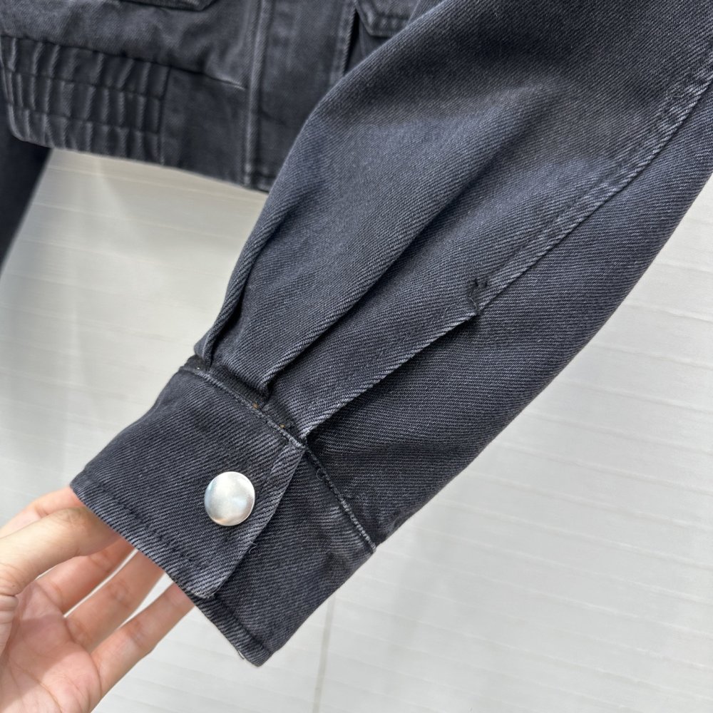 Джинсовая куртка с меховым воротником фото 6