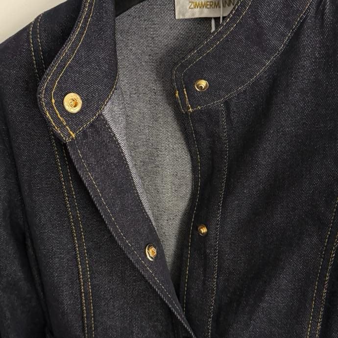 Джинсовое платье с бантом на вороте фото 5