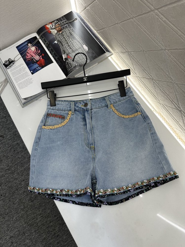 Джинсовые шорты женские