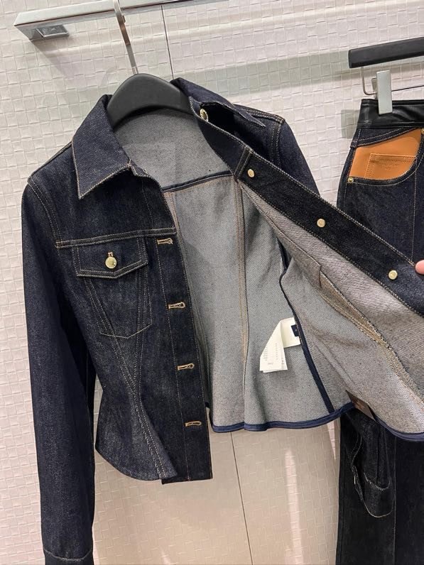 Джинсовий костюм жіночий фото 2