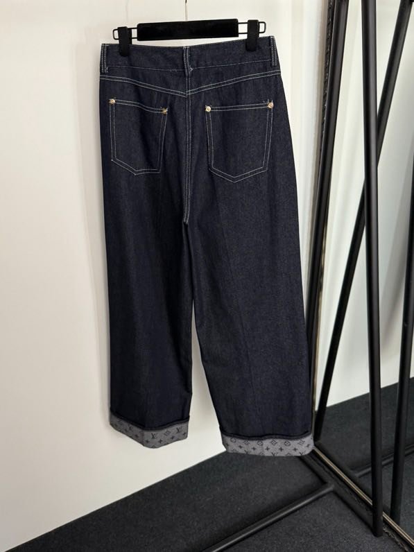 Джинсовый женский костюм фото 4