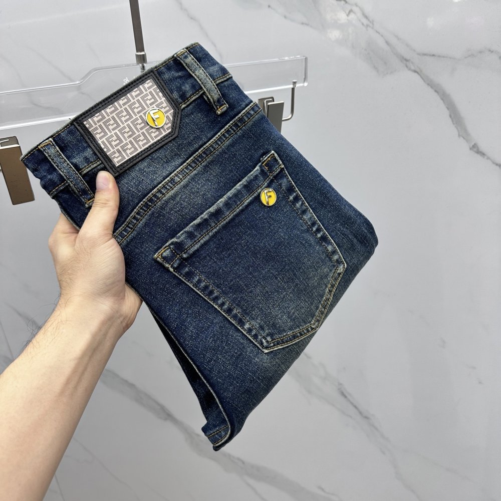 Джинсы мужские